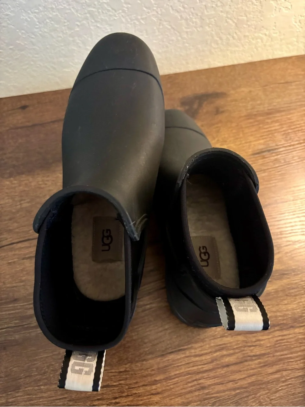 UGG Women's Black Short Chelsea Rain Boots